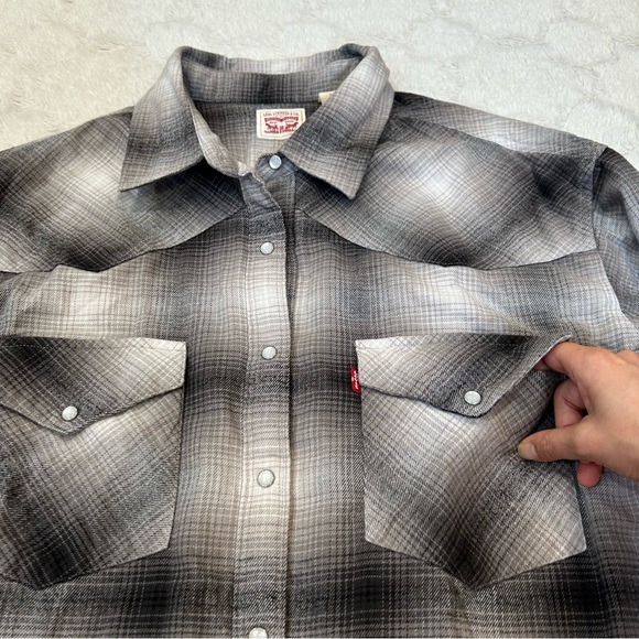 Levi Strauss - Western Style Gray Plaid Long Sleeved Button Up Flannel Shirt - Picture 3 of 12